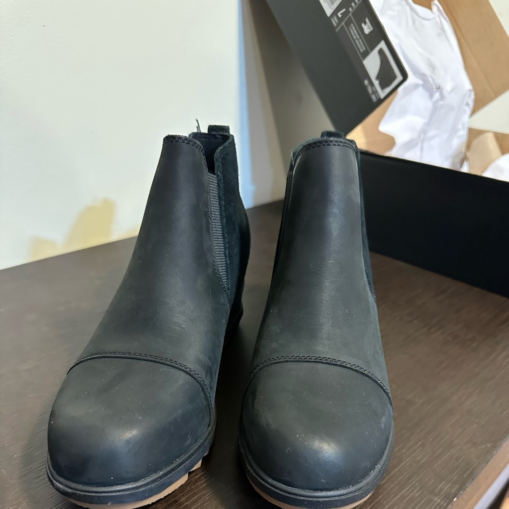 Brand new in box Sorel boots